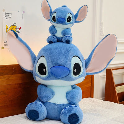 Peluche Pressme assis Stitch Bleu – 32 cm ou 40 cm